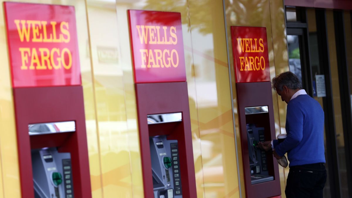 Don't Click on Links in Texts From 'Your Bank'