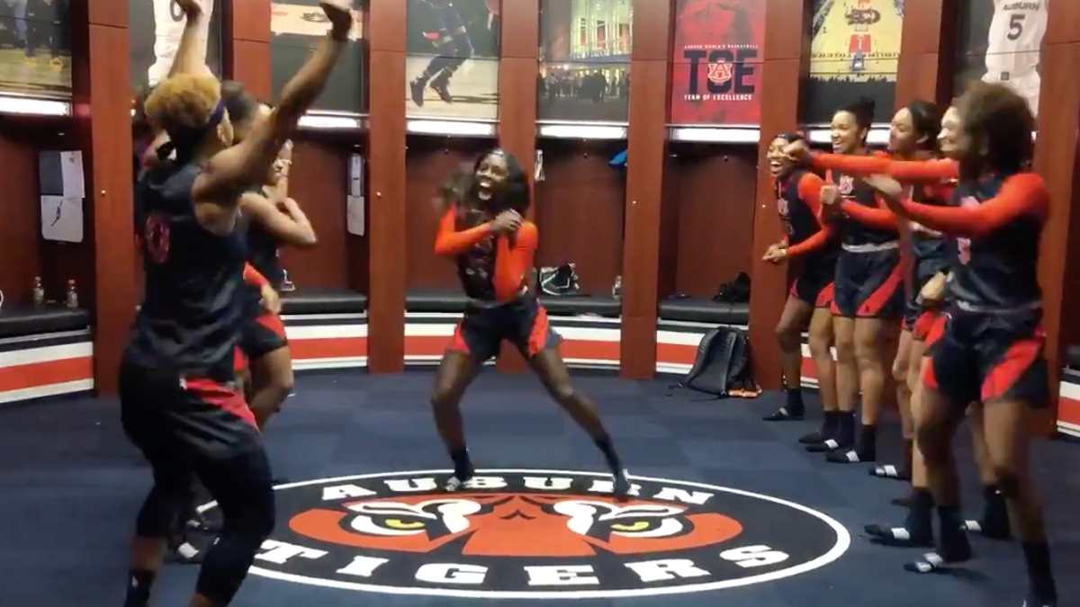 Auburn Women S Basketball Team Delivers A Legendary Locker
