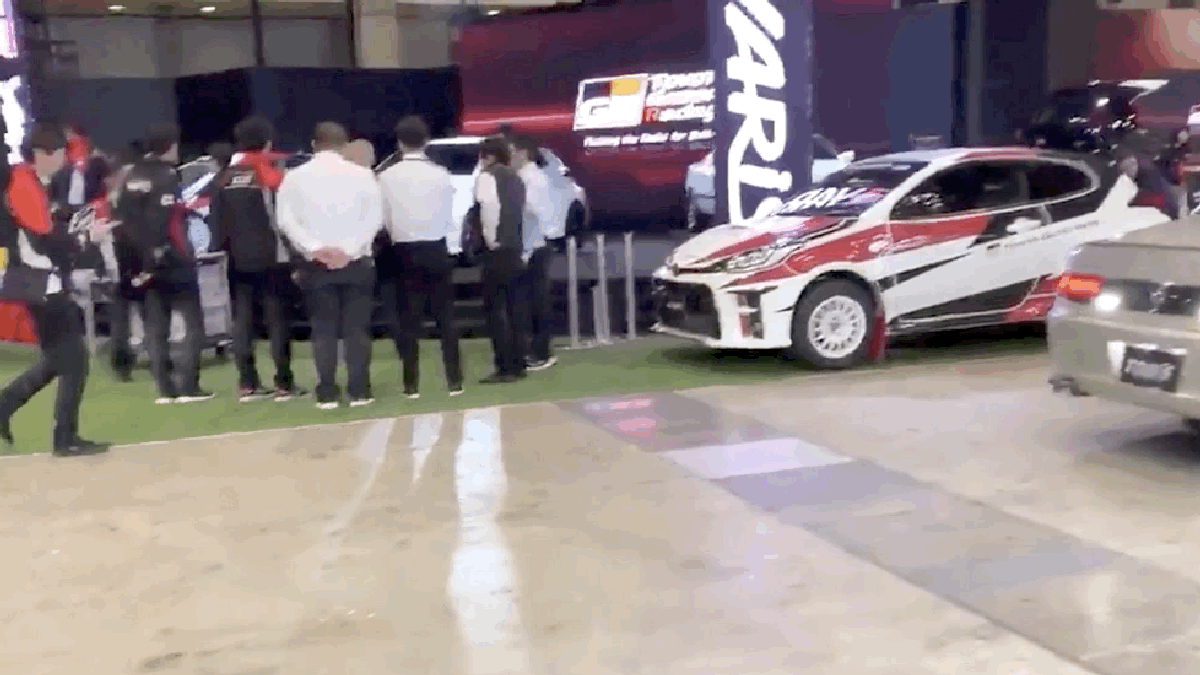 Rival Tuners Got Into It At The Tokyo Auto Salon Over Minutes Of Loud Revving