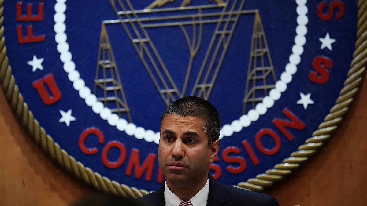 FCC chairman silently abandons attempt to clarify Article 230