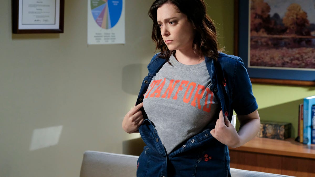 Rebecca falls into old patterns, but Crazy Ex-Girlfriend does not