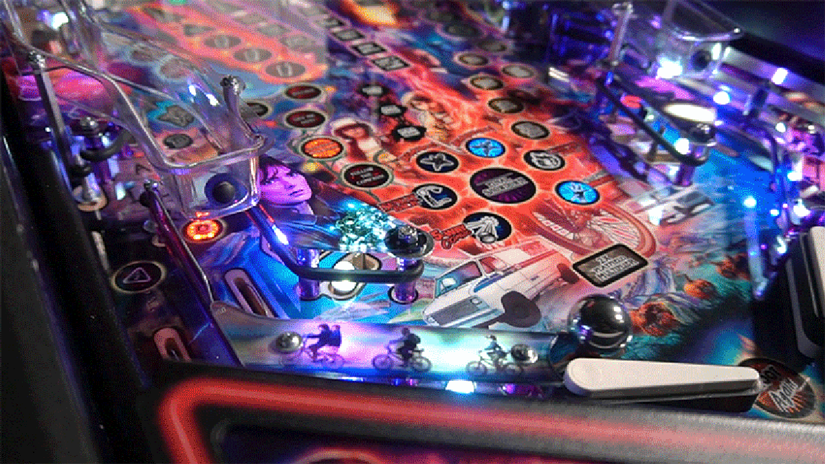 Hidden Magnets and a Video Projector Make This the Most Advanced Pinball Machine Yet