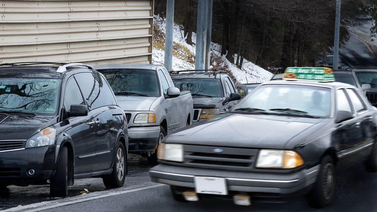 Respectful Drivers Pull Over To Side Of Road To Let Pizza Delivery Guy Through