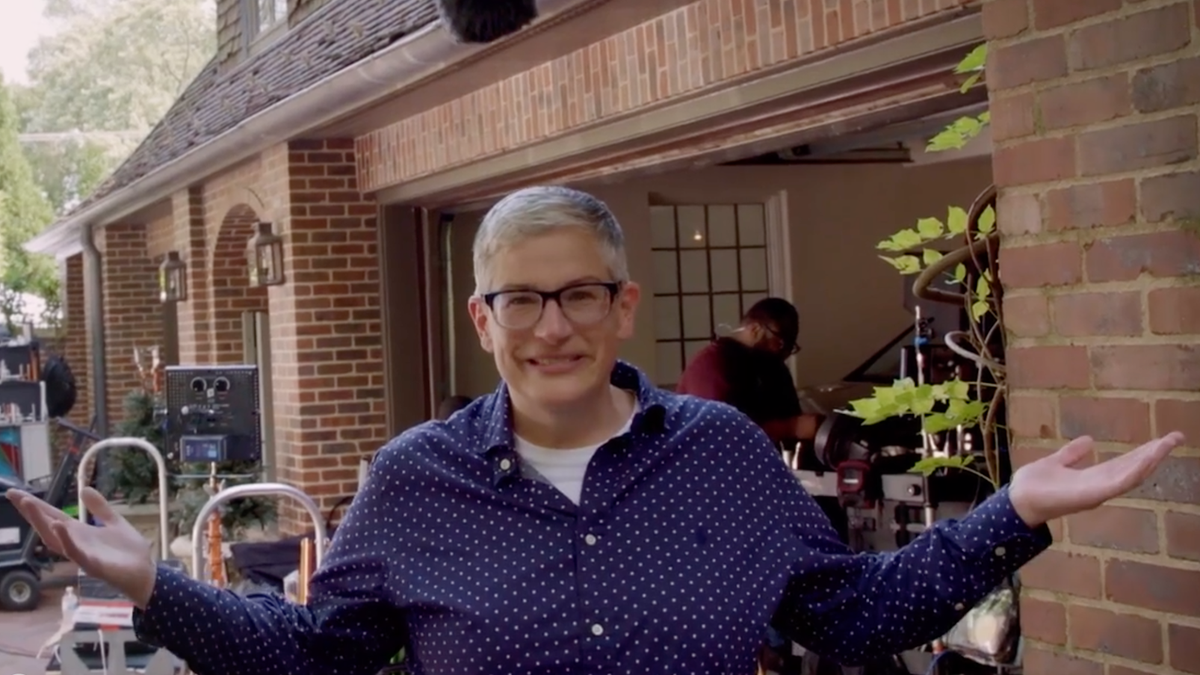 Julia Sweeney Redeems Pat On Abby Mcenemy S Work In Progress
