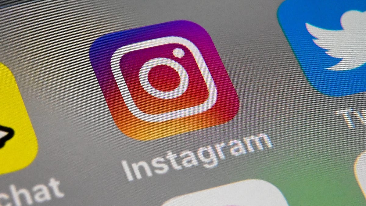 Instagram's Made it Easier To Ditch Those Accounts You Don't Know Why You Follow thumbnail