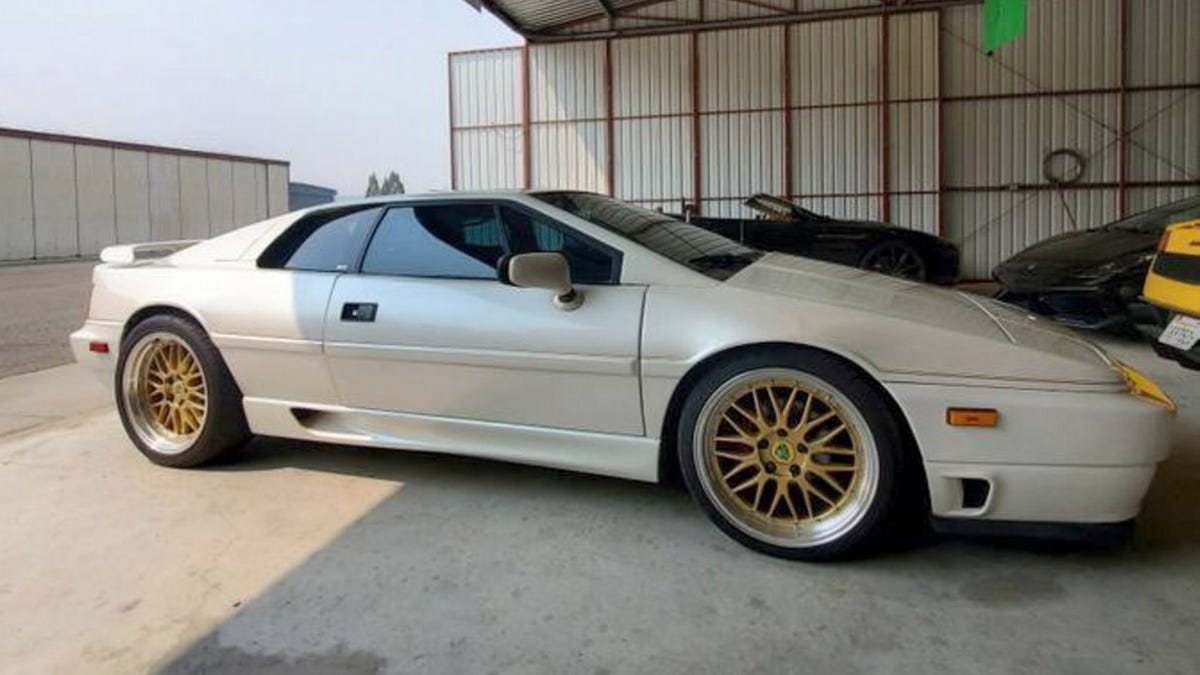 At $24,900, Could This 1989 Lotus Esprit SE Be Worth Adding Lightness To Your Wallet?