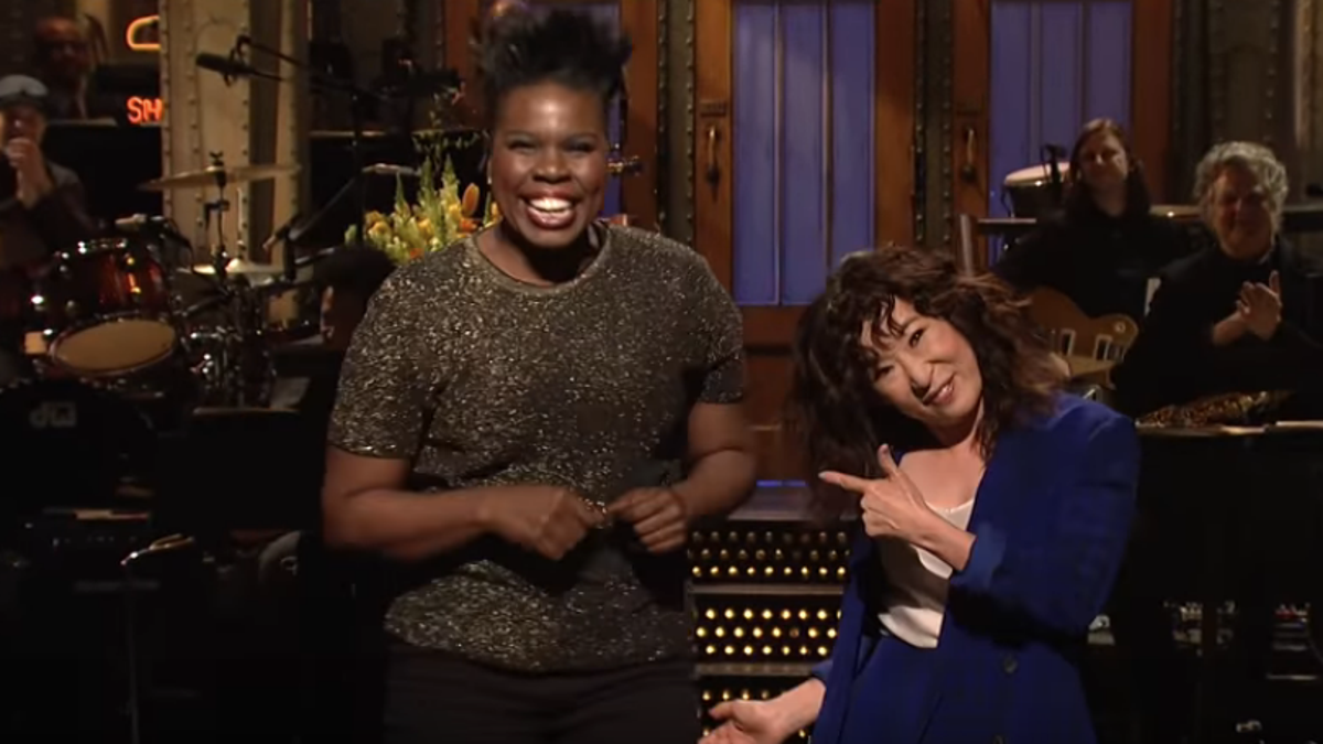 Sandra Oh and a lot of funny women lift SNL, SNL's ...