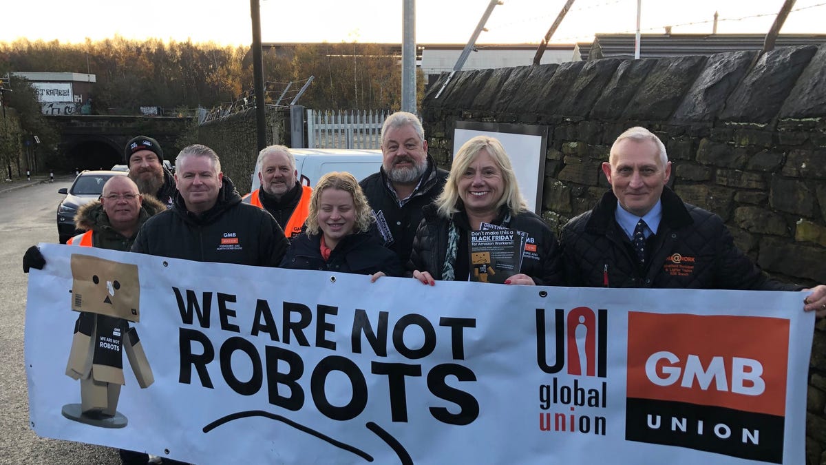 For Black Friday, Strikers Across Europe Demand Amazon Improve Working Conditions