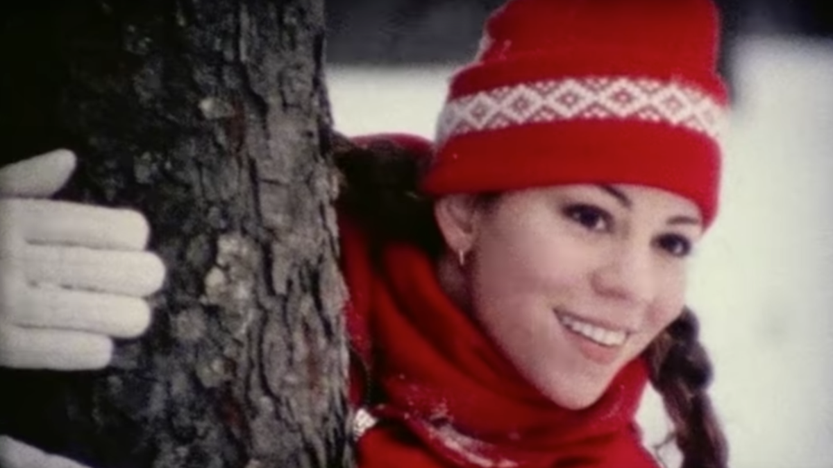 Mariah Carey Drops New All I Want For Christmas Is You Video 
