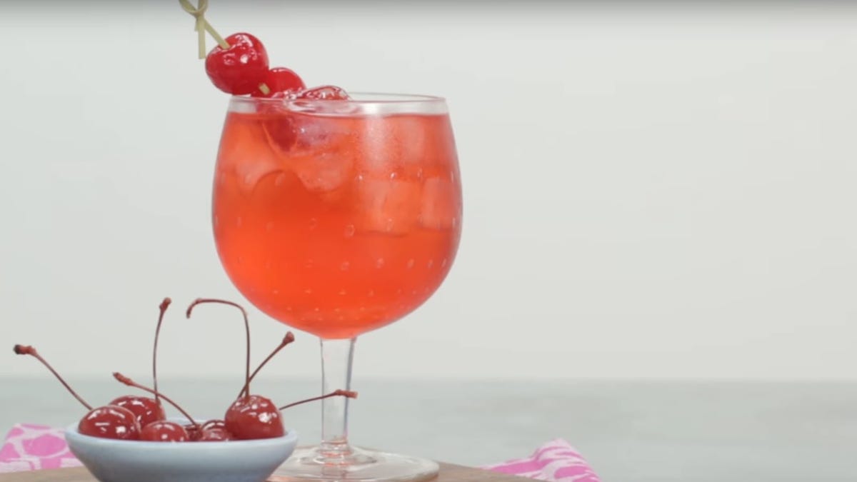 Meet Shirley Temple King The Internet S Toughest And Youngest Shirley Temple Critic