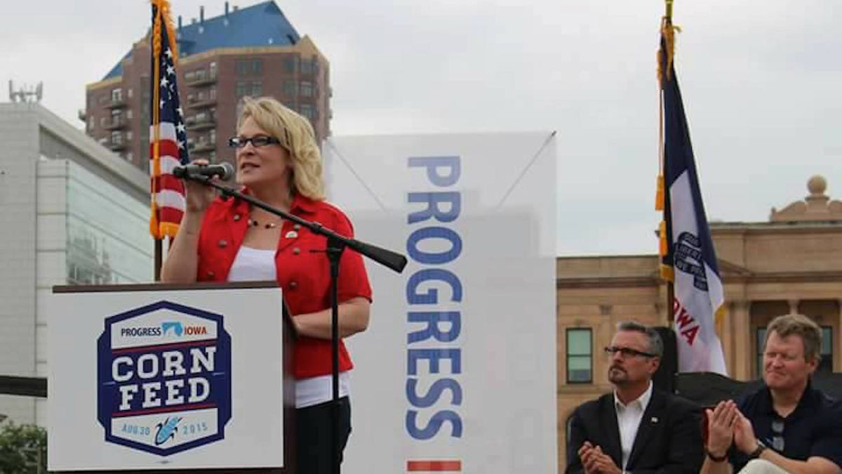 Iowa Democrat Kim Weaver Withdraws From Congressional Race