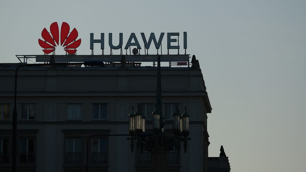 photo of Pentagon to Add Two Weeks to Huawei's Interim Trading License With a Longer Extension in Talks image