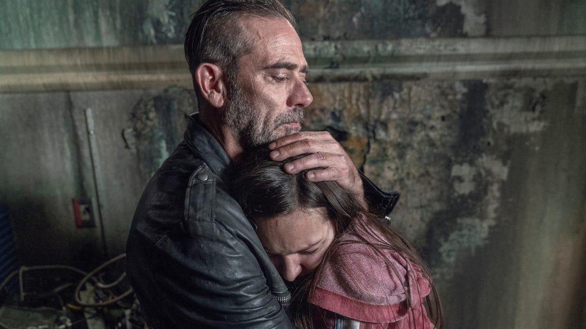who dies in the whisperer war who dies in the whisperer war