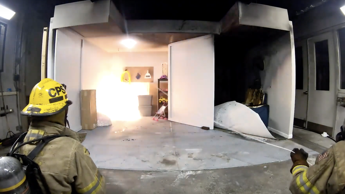 Watch How Easily a Turkey Fryer Can Set Your House on Fire