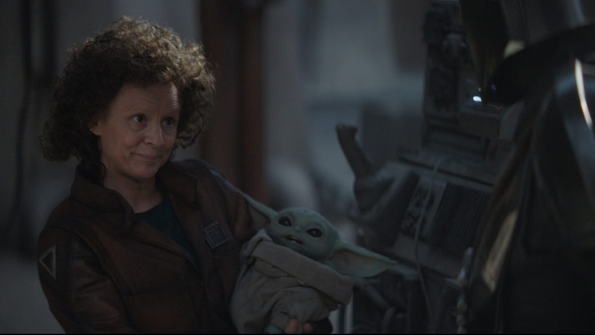 The Mandalorian Makes A Pit Stop Under The Twin Suns Of Tatooine