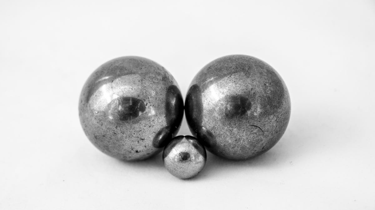 large-steel-balls-wreak-havoc-on-seattle-neighborhood-after-driver