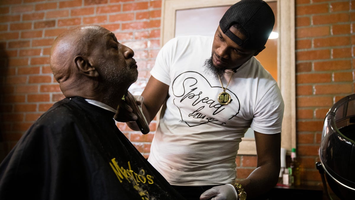 Philadelphia Barber Questioned By Police For Giving Free