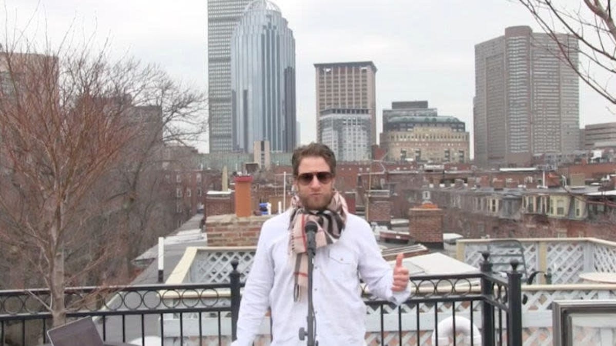 Barstool Sports Employees Organize To Smooch Their Boss S Ass