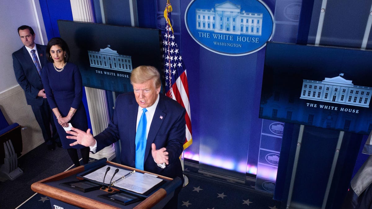 Genius Trump Threatens to Defund World Health Organization at Height of Coronavirus Pandemic