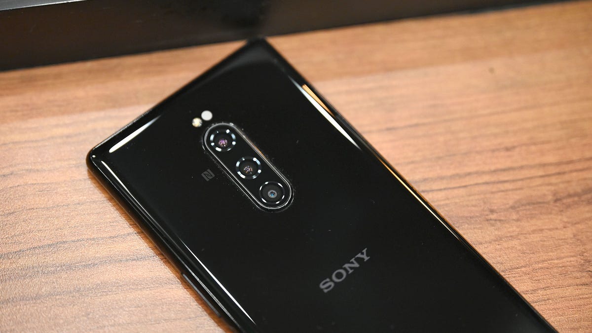 Sony launches new Xperia phone in mid-April