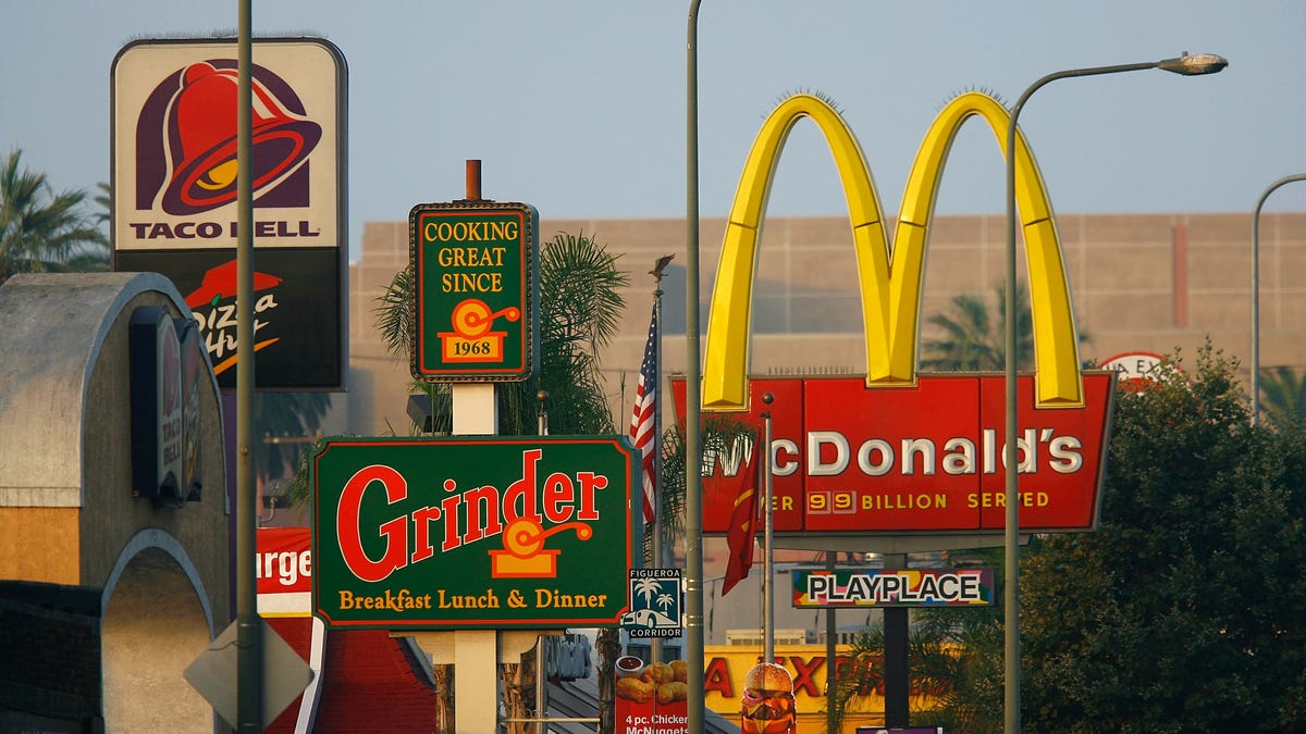 Eating mainly restaurant meals linked to a higher risk of early death