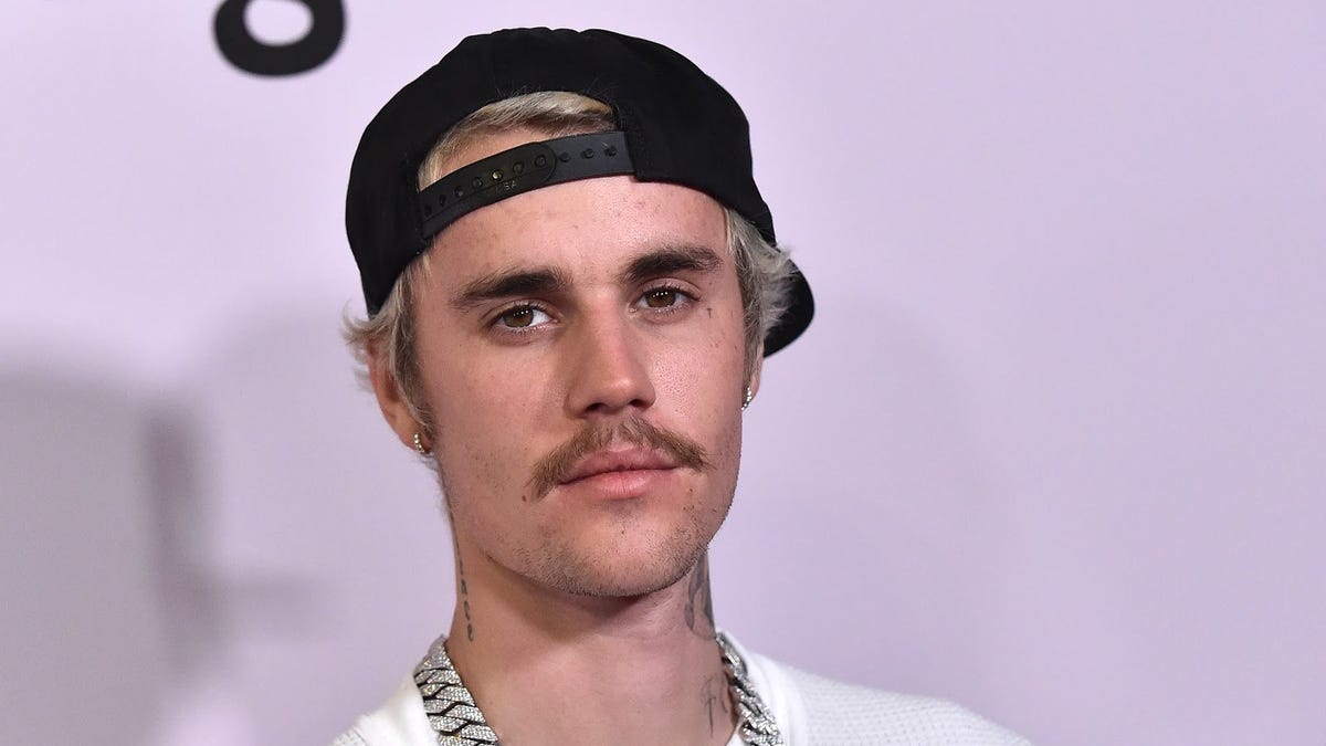 Justin Bieber Is A Huge Toronto Maple Leafs Fan & Here Are His