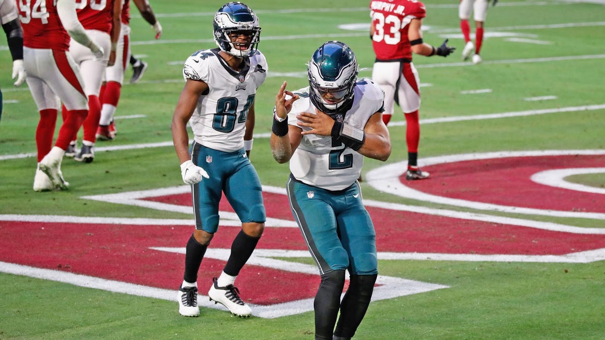 Jalen Hurts breaks out, Falcons fold like two-ply tissue, and Chiefs look like 8th graders playing peewee