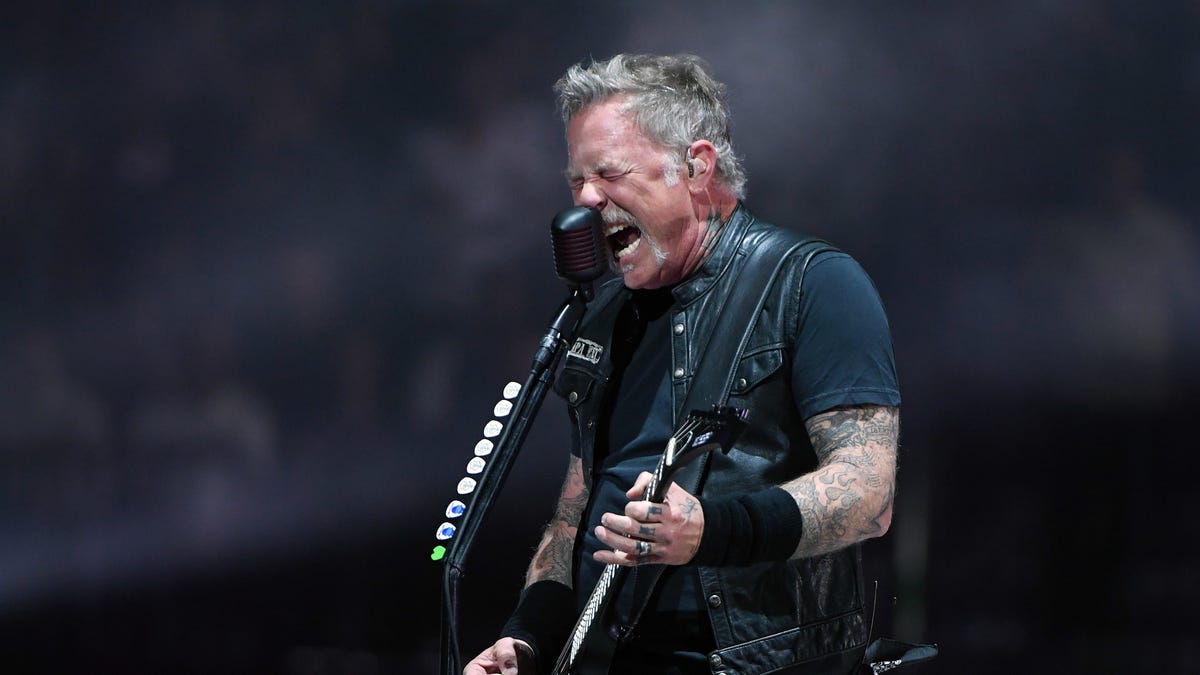 Twitch censors the Metallica BlizzCon concert with the strangest music imaginable