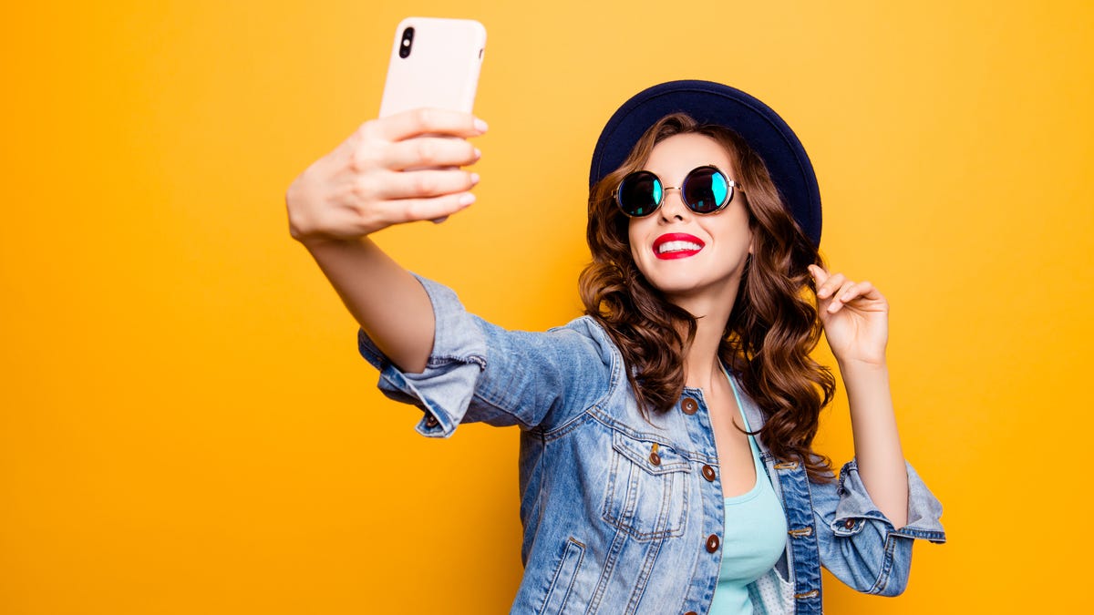 Check All The 'Burst Mode' Photos Your Phone Takes for the Best Shot