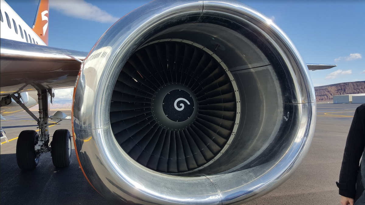 here's what those white spirals inside airplane engines are for