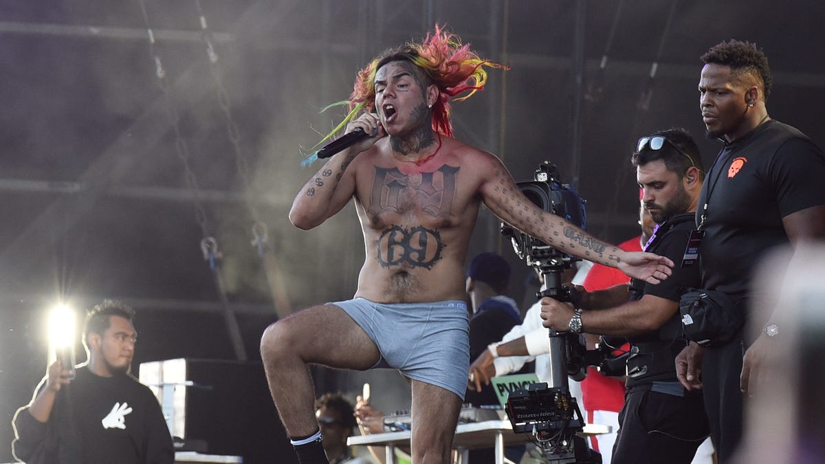 Rapper Tekashi 6ix9ine Pleads Guilty To 9 Different Felony Charges