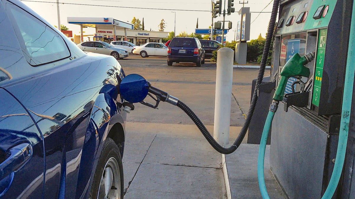 Calculate How Much You'll Pay for Gas This Year