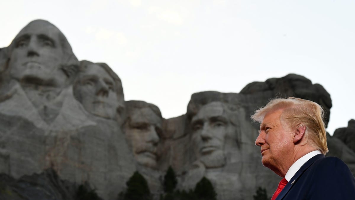 photo of Trump Sees Zero Irony in Ordering the Creation of 'American Heroes' Garden During Photo Op on Stolen Land image