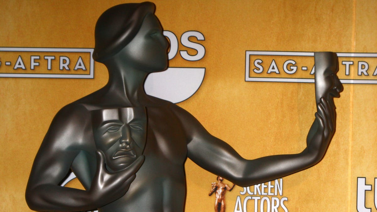 How to Watch Tonight's SAG Awards Without Cable thumbnail