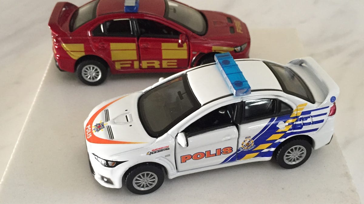 tomica police chase