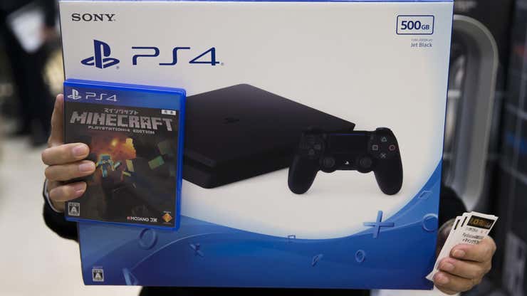 Image for PlayStation Fans Refuse To Throw Away Box Even After Sony Tells Them To