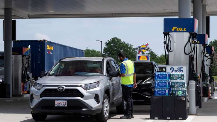 Image for Only one US state now forbids drivers from pumping their own gas
