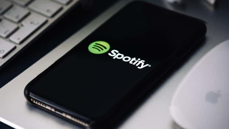 Image for Spotify Is Testing an 'Offline Mix' Option for Spotty Internet Connection