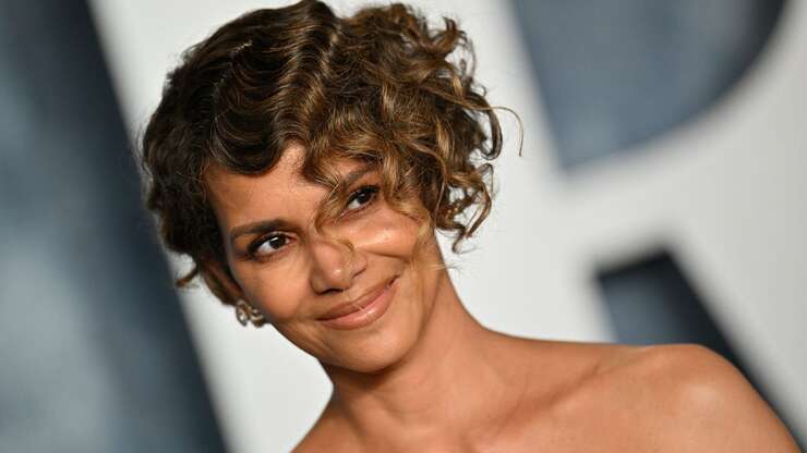 Image for Halle Berry Says Women in Their 30s Shouldn’t Be ‘Bogged Down’ by Pressure to Have Kids