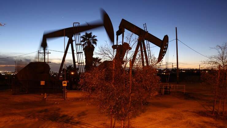 Image for The Oil and Gas Industry's Impact on Health Costs Us $77 Billion a Year: Report