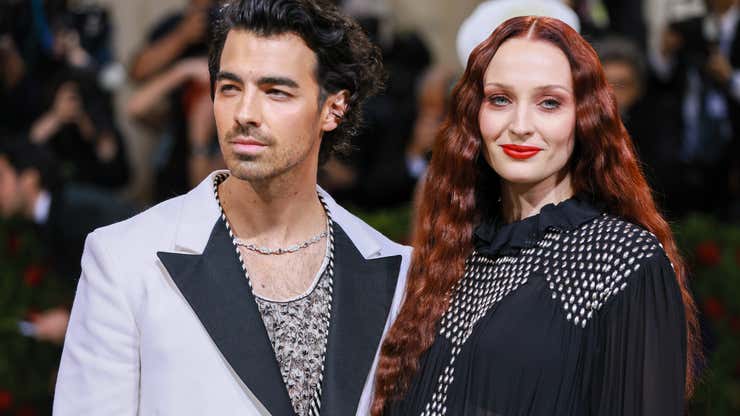 Image for Joe Jonas and Sophie Turner's Kids Will Stay in New York for Now