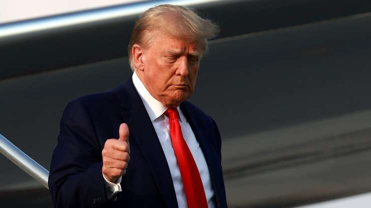 Image for Convicted Felons Give Trump Advice For Going To Prison