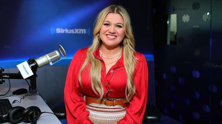 Image for Kelly Clarkson Credits Lexapro for Getting Her Through Divorce
