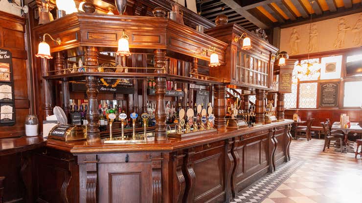 Image for Britain Is Losing Its Precious Pubs