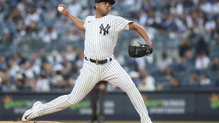 Image for Randy Vasquez's first win lifts Yanks to DH split vs. White Sox