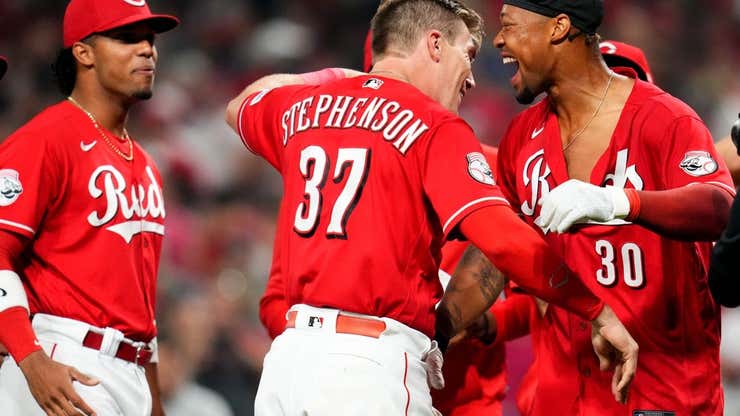 Image for Reds look to ride youngsters to sweep of Dodgers