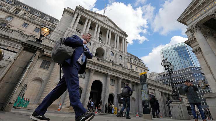 Image for Bank of England joins US Fed in keeping interest rates unchanged after inflation declines