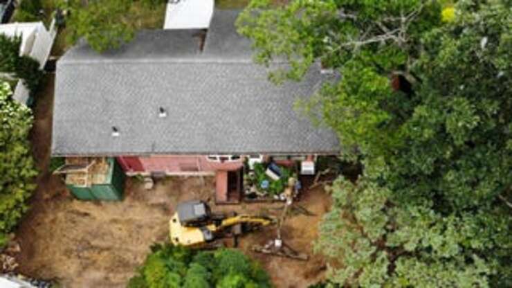 Image for Authorities Reportedly Found a Soundproof Room in Accused Gilgo Beach Killer's Basement