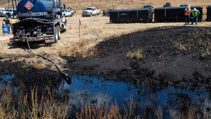 Image for ExxonMobil loses bid to truck millions of gallons of crude oil through central California