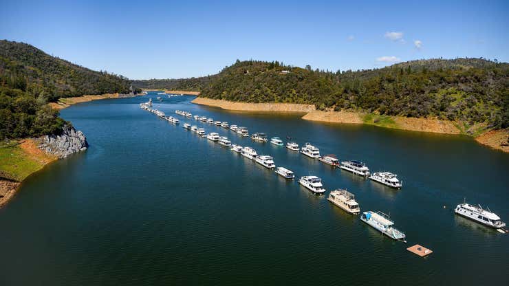 Image for California's Water Reservoirs Are Back, Baby! Here Are the Photos to Prove It